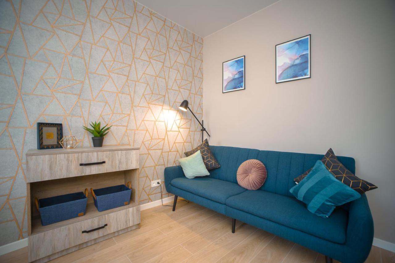 3 Bedroom, 2 Bathroom Apartment Near Forum Lviv Kültér fotó
