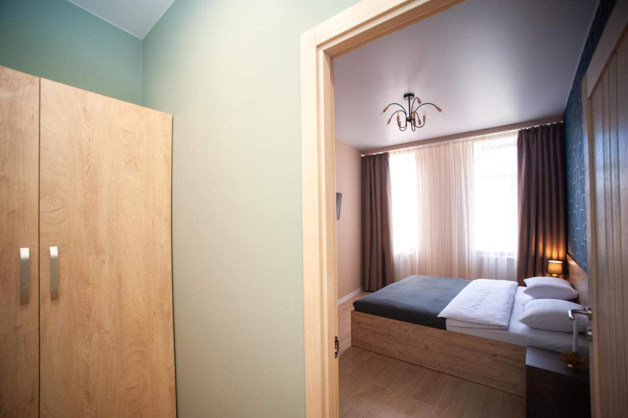 3 Bedroom, 2 Bathroom Apartment Near Forum Lviv Kültér fotó