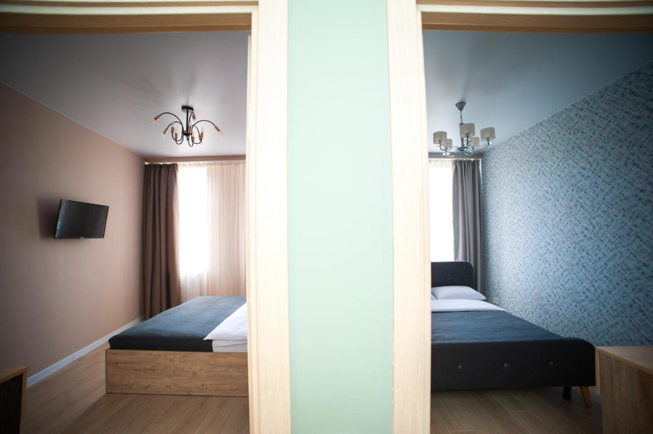 3 Bedroom, 2 Bathroom Apartment Near Forum Lviv Kültér fotó